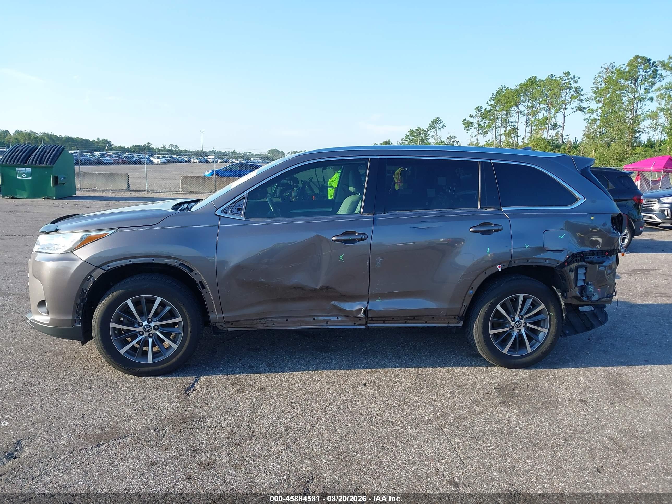 2017 TOYOTA HIGHLANDER XLE