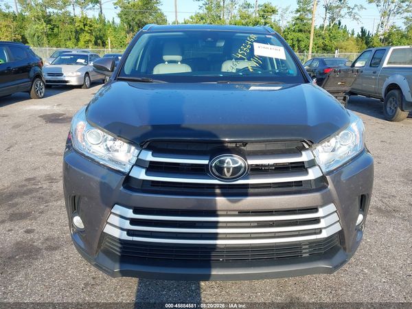 2017 TOYOTA HIGHLANDER XLE