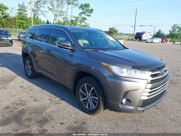 2017 TOYOTA HIGHLANDER XLE