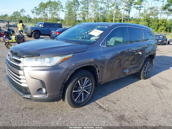 2017 TOYOTA HIGHLANDER XLE