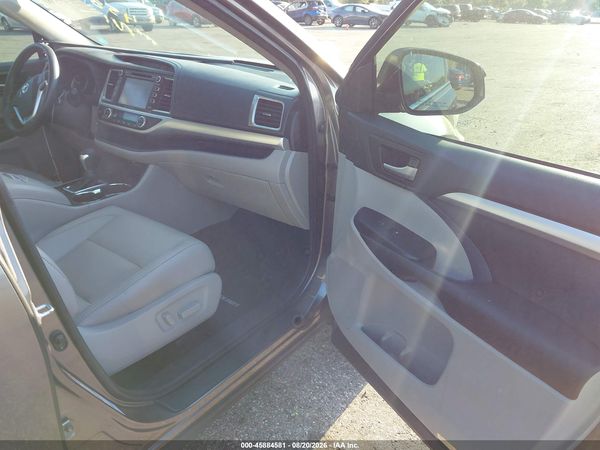 2017 TOYOTA HIGHLANDER XLE