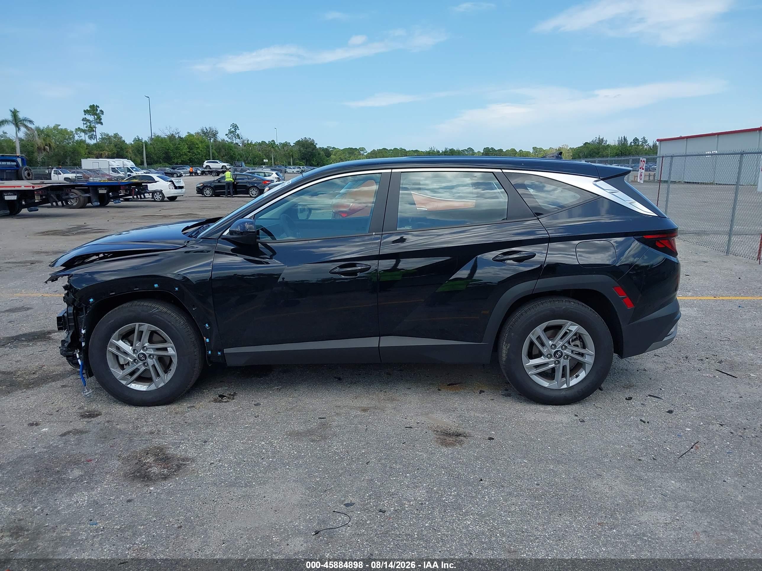 2026 HYUNDAI TUCSON SE