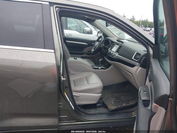 2016 TOYOTA HIGHLANDER XLE V6 — I5