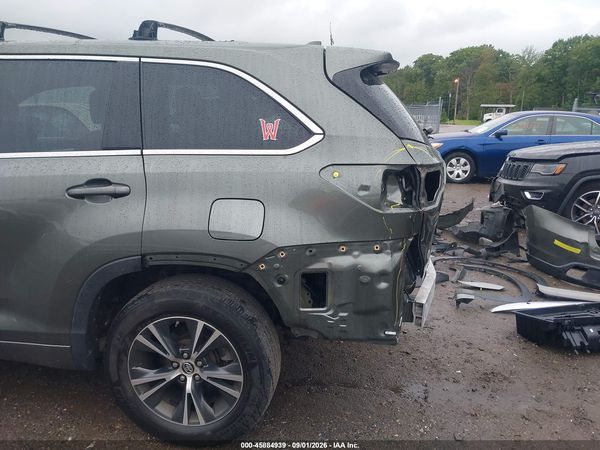 2016 TOYOTA HIGHLANDER XLE V6 — I152