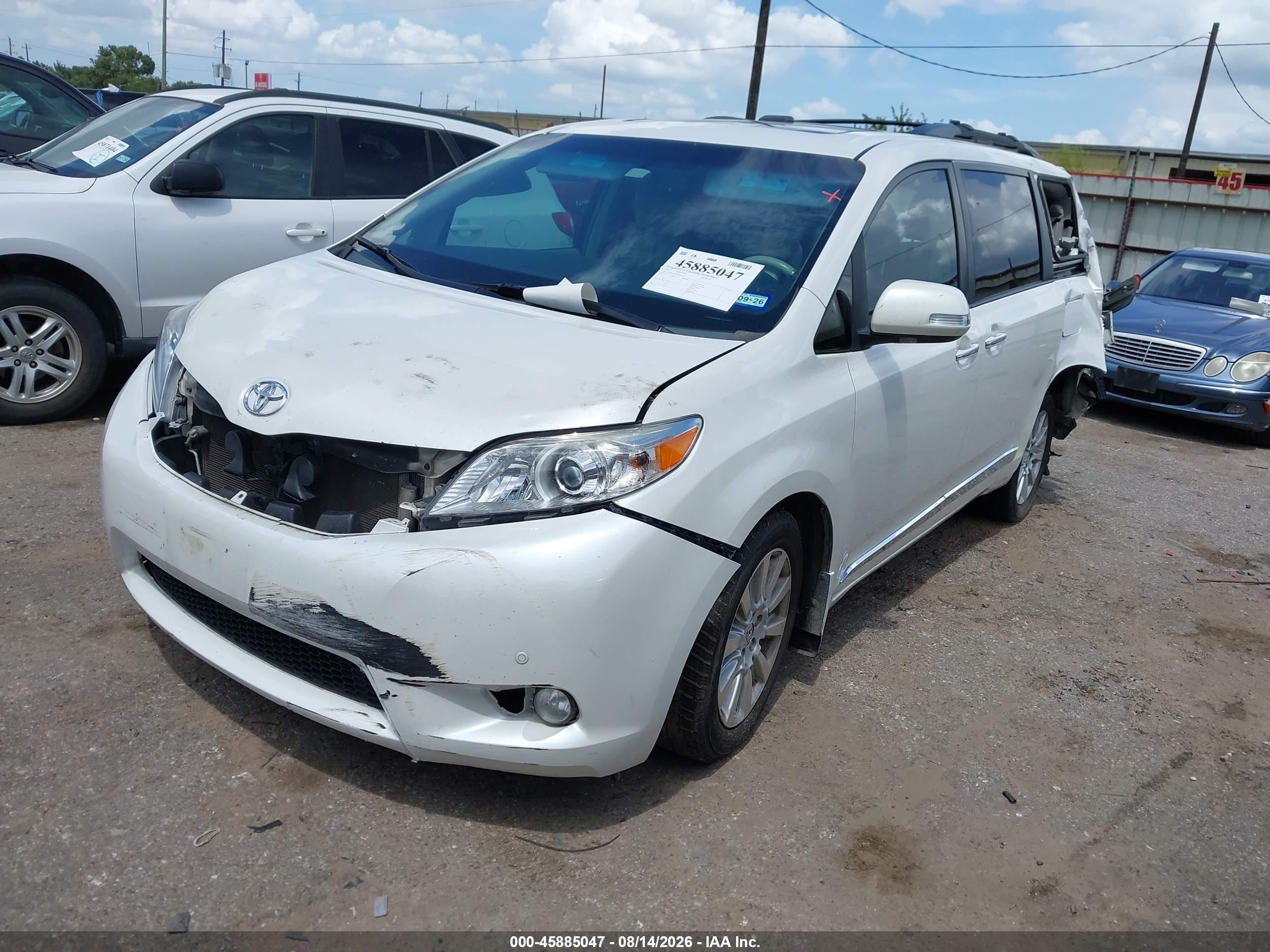 2014 TOYOTA SIENNA LIMITED V6 7 PASSENGER — I2