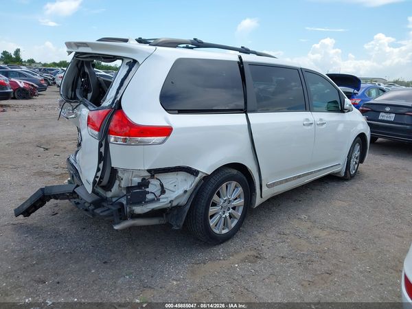 2014 TOYOTA SIENNA LIMITED V6 7 PASSENGER — I4