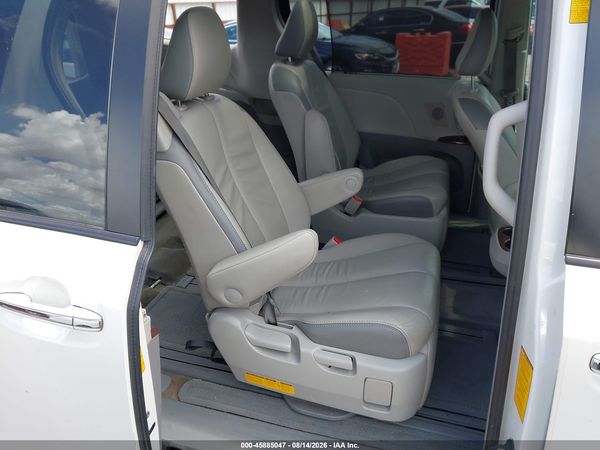 2014 TOYOTA SIENNA LIMITED V6 7 PASSENGER — I8