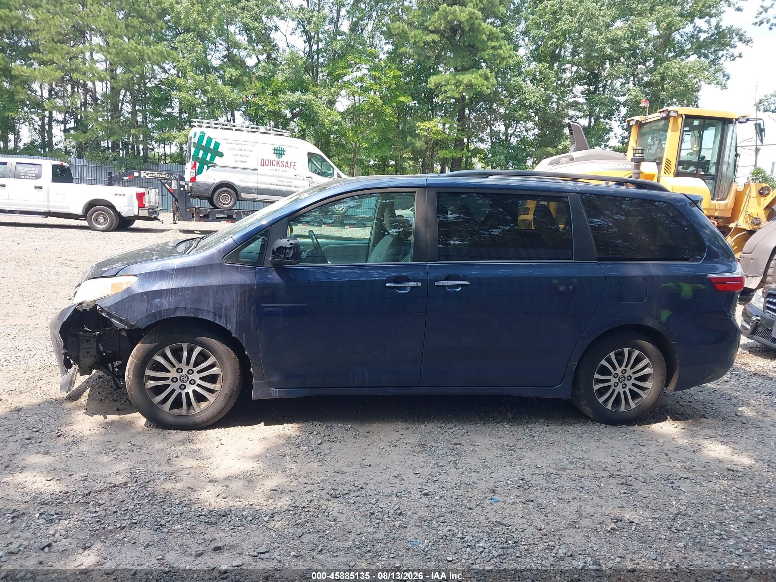 2018 TOYOTA SIENNA XLE 8 PASSENGER