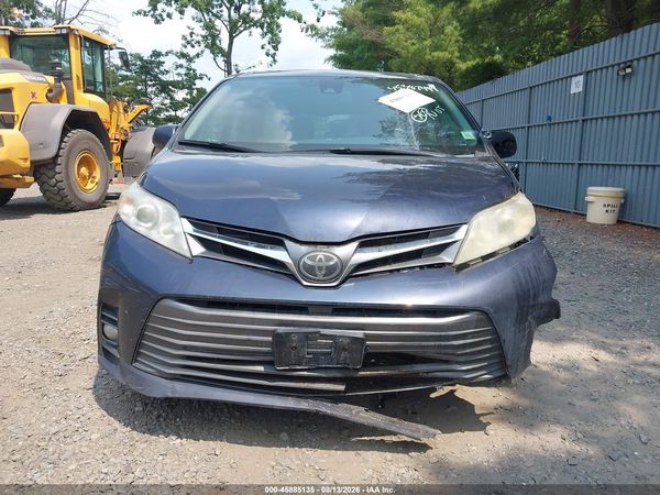2018 TOYOTA SIENNA XLE 8 PASSENGER
