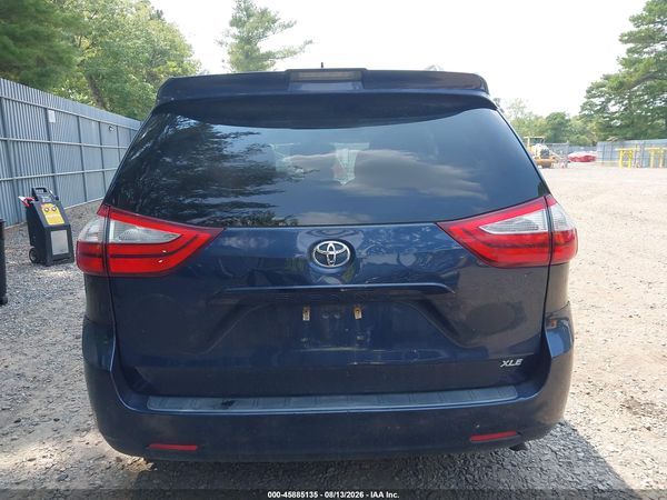 2018 TOYOTA SIENNA XLE 8 PASSENGER