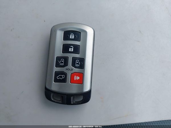 2018 TOYOTA SIENNA XLE 8 PASSENGER