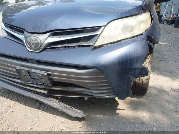 2018 TOYOTA SIENNA XLE 8 PASSENGER