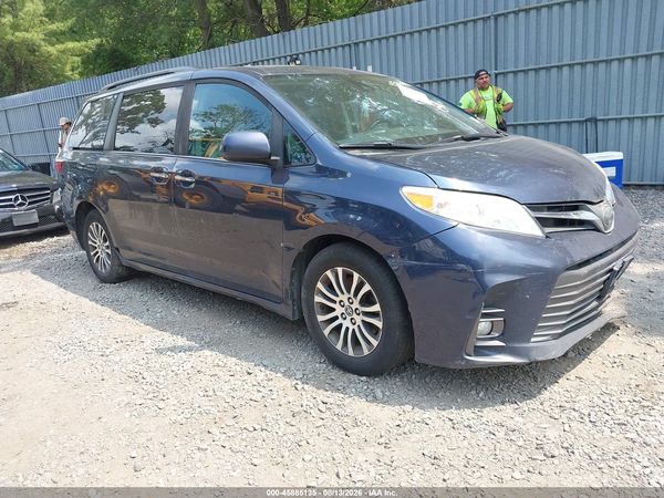 2018 TOYOTA SIENNA XLE 8 PASSENGER