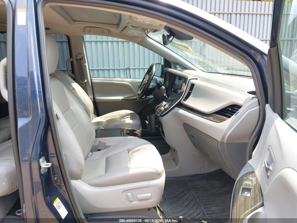 2018 TOYOTA SIENNA XLE 8 PASSENGER