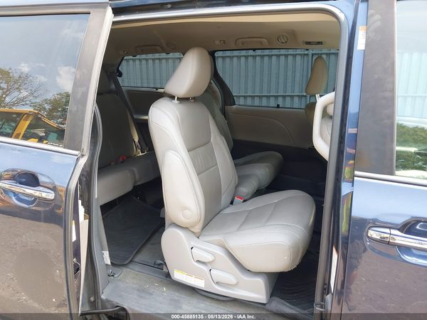 2018 TOYOTA SIENNA XLE 8 PASSENGER
