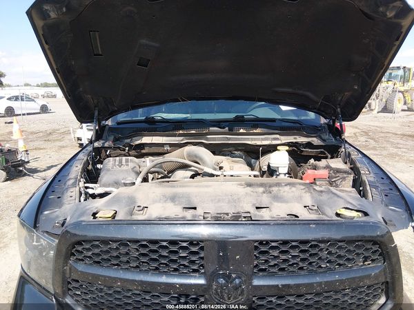 2017 RAM 1500 EXPRESS  4X4 5'7 BOX