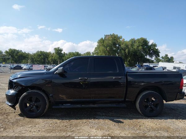 2017 RAM 1500 EXPRESS  4X4 5'7 BOX
