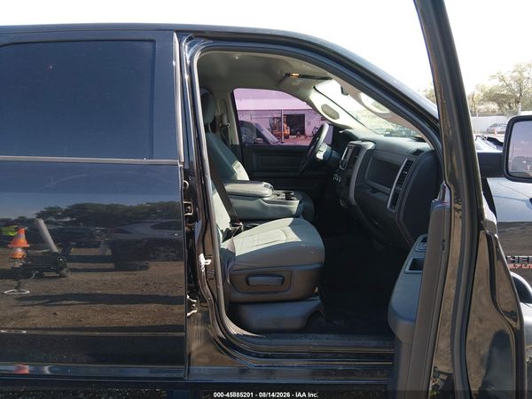2017 RAM 1500 EXPRESS  4X4 5'7 BOX