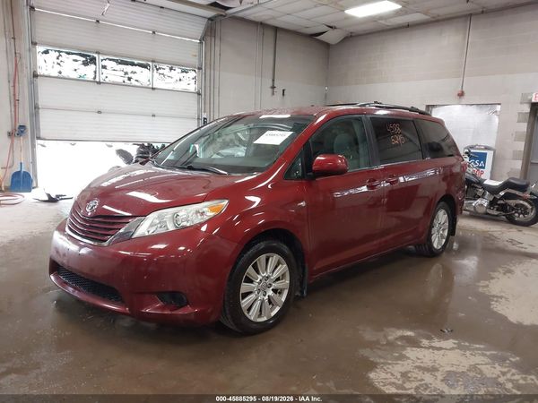 2017 TOYOTA SIENNA — I2