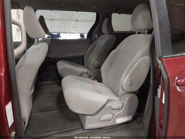2017 TOYOTA SIENNA LE 7 PASSENGER — I8