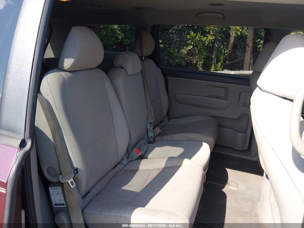 2016 KIA SEDONA LX