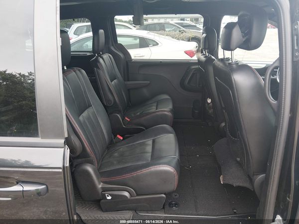 2015 DODGE GRAND CARAVAN R/T — I8
