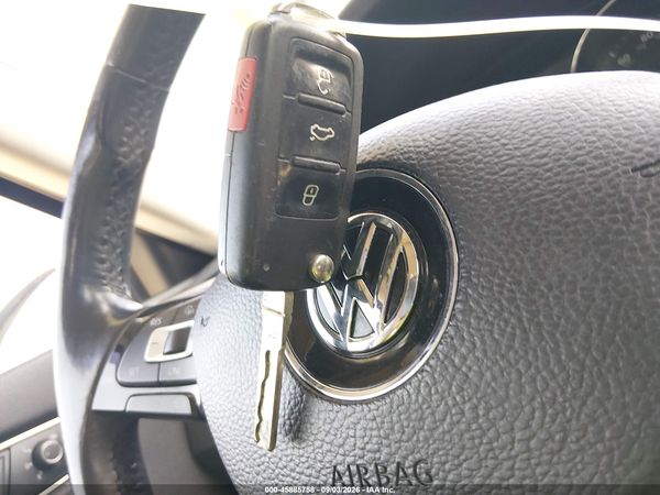 2017 VOLKSWAGEN PASSAT 1.8T R-LINE — I11
