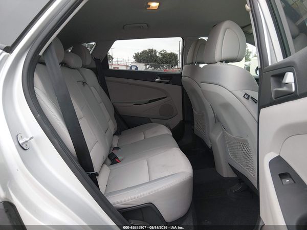 2018 HYUNDAI TUCSON SE