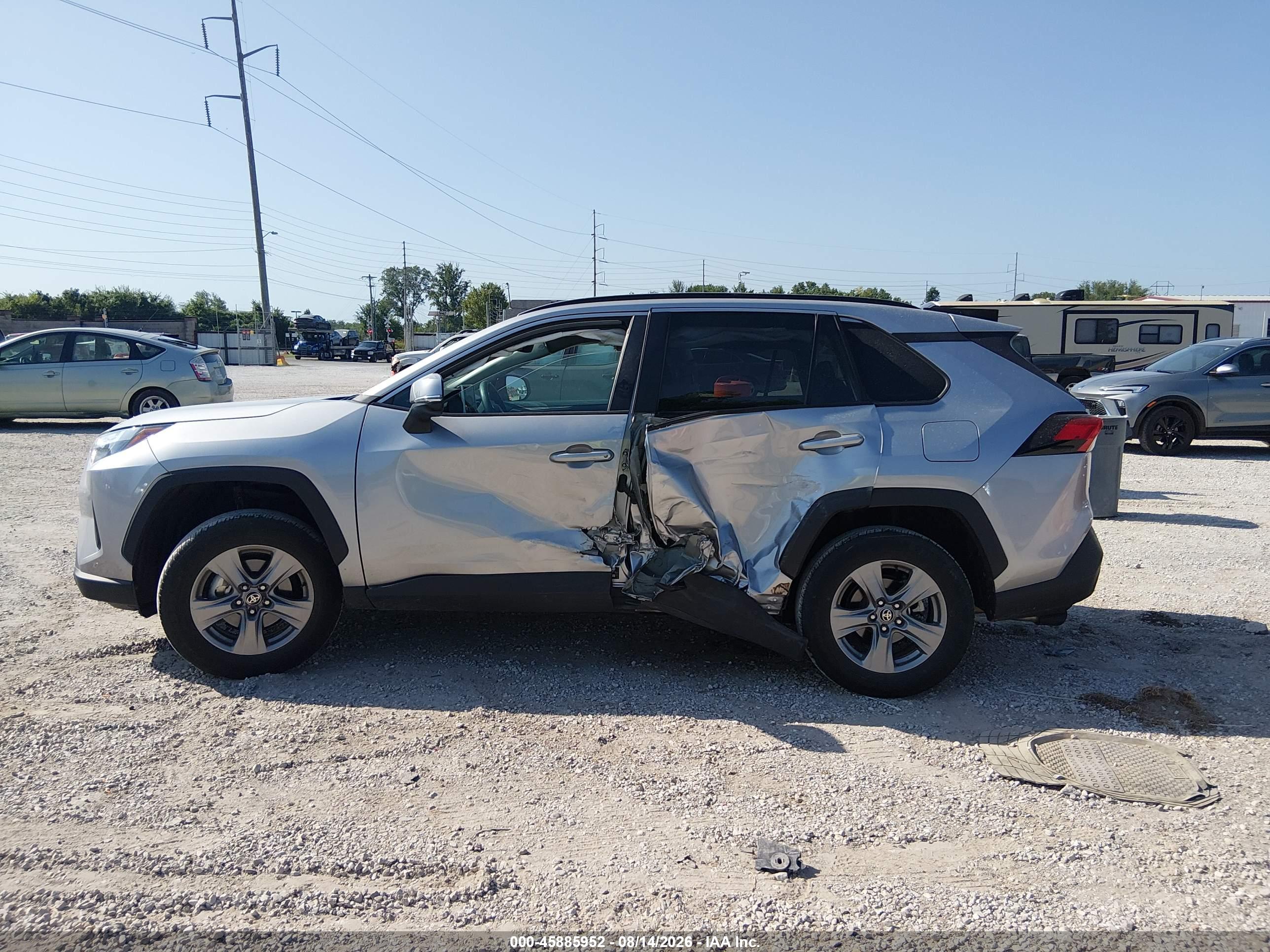 2024 TOYOTA RAV4 XLE