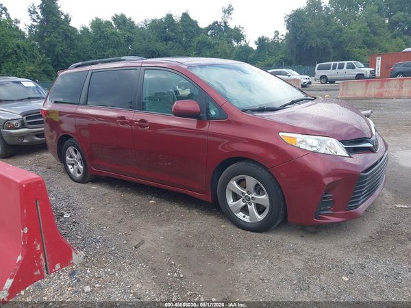 2018 TOYOTA SIENNA LE 8 PASSENGER — I1