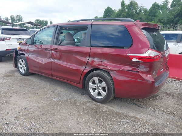 2018 TOYOTA SIENNA LE 8 PASSENGER — I3