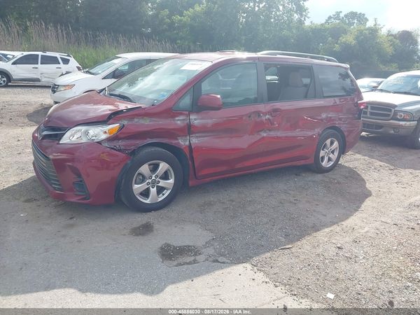 2018 TOYOTA SIENNA LE 8 PASSENGER — I6
