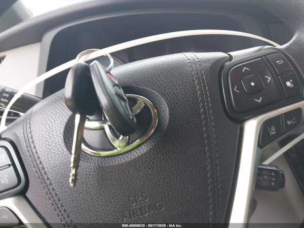2018 TOYOTA SIENNA LE 8 PASSENGER — I11