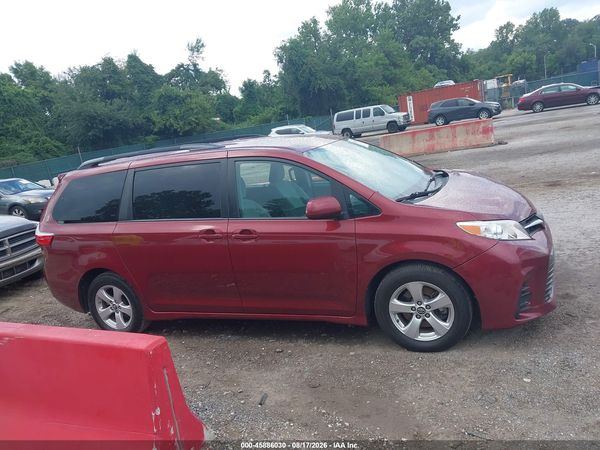 2018 TOYOTA SIENNA LE 8 PASSENGER — I116