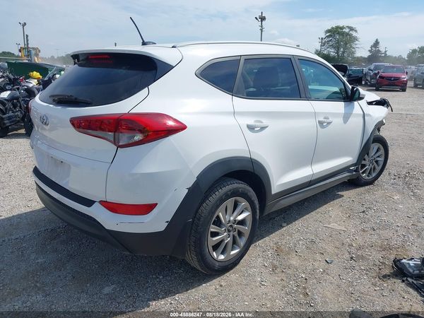 2017 HYUNDAI TUCSON SE