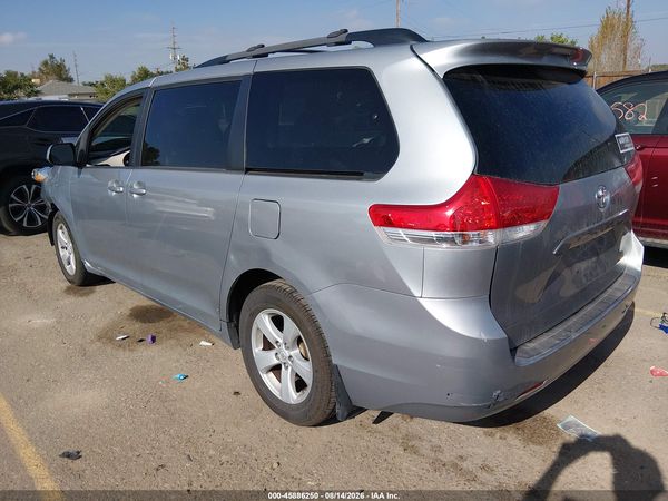 2013 TOYOTA SIENNA LE V6 8 PASSENGER — I3