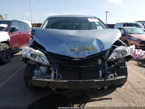 2013 TOYOTA SIENNA LE V6 8 PASSENGER — I115