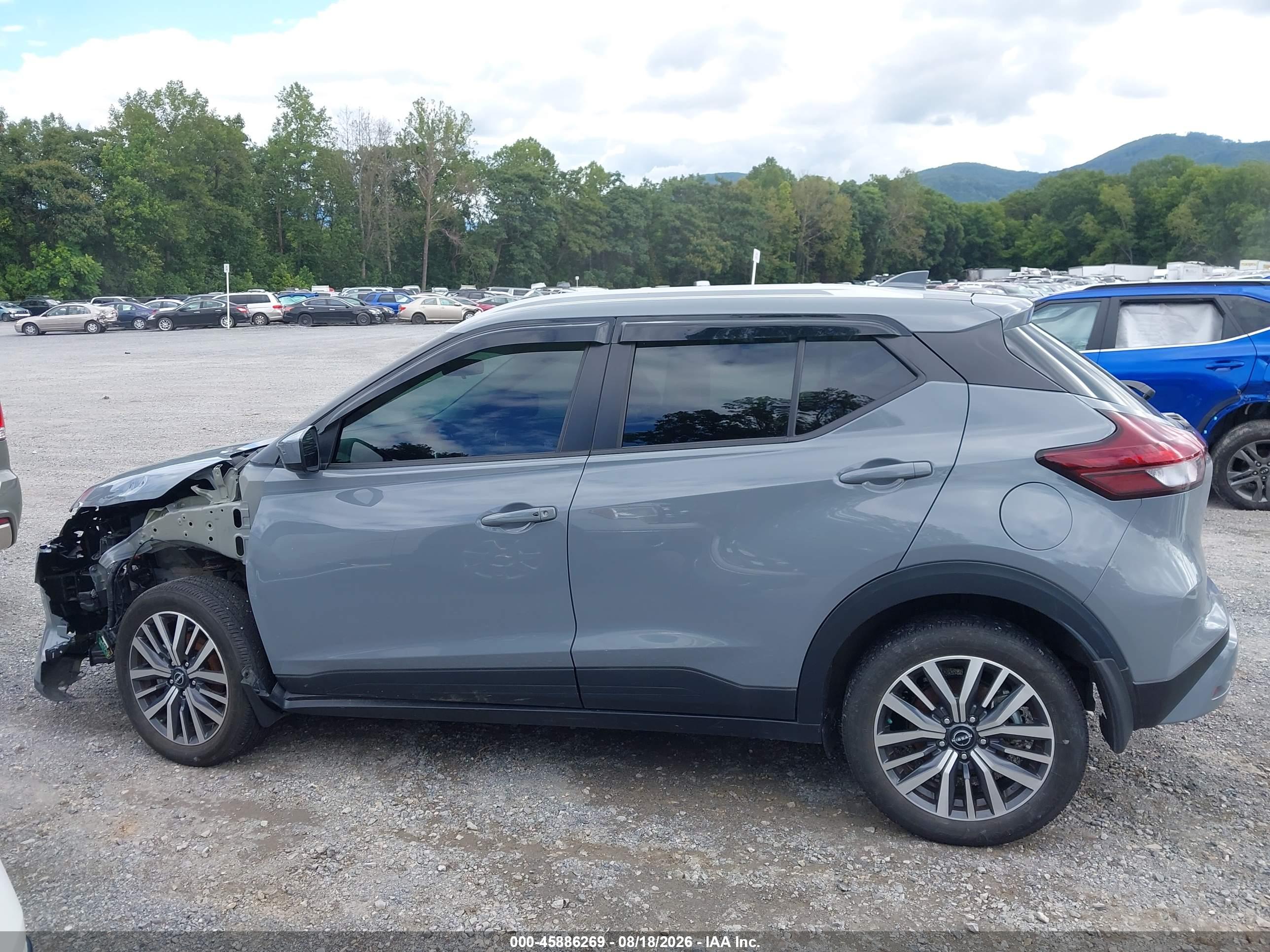 2024 NISSAN KICKS SV XTRONIC CVT