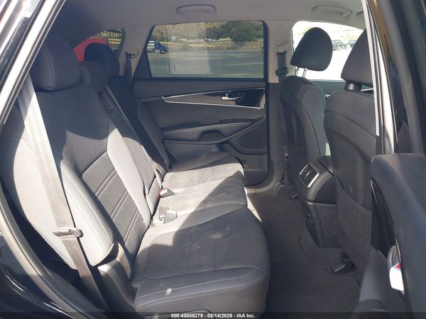 2019 KIA SORENTO 2.4L LX