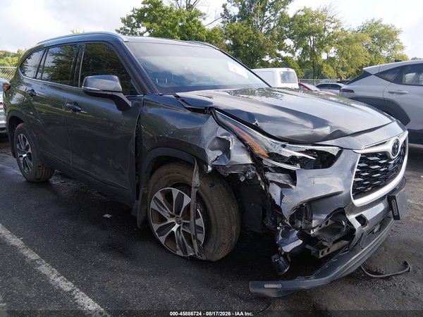 2021 TOYOTA HIGHLANDER XLE