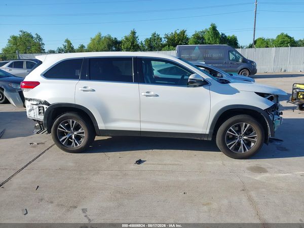 2019 TOYOTA HIGHLANDER LE