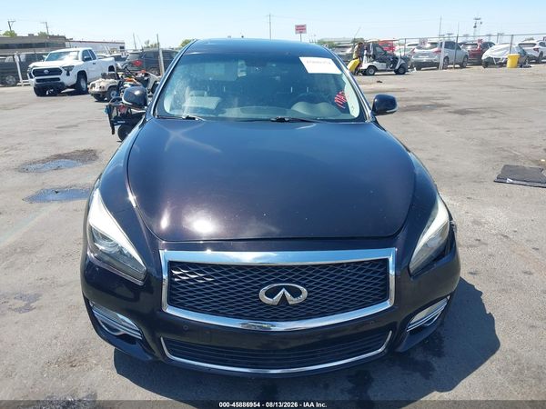 2016 INFINITI Q70 3.7