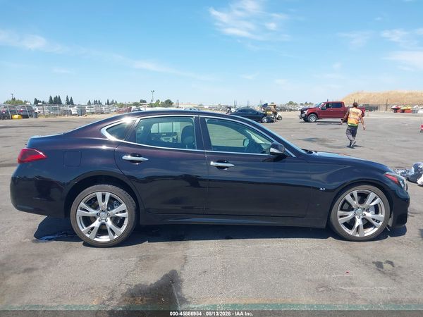 2016 INFINITI Q70 3.7