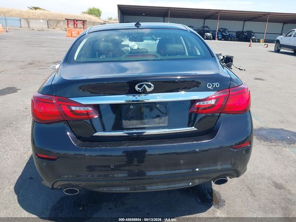 2016 INFINITI Q70 3.7