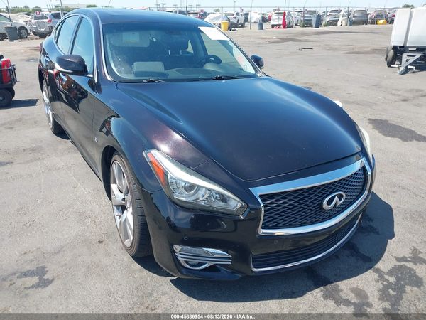 2016 INFINITI Q70 3.7