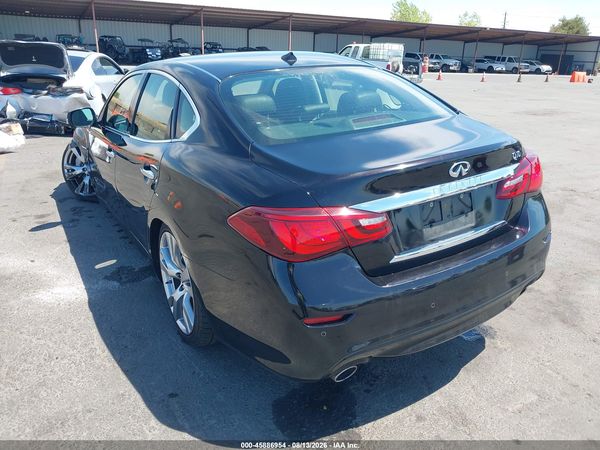 2016 INFINITI Q70 3.7