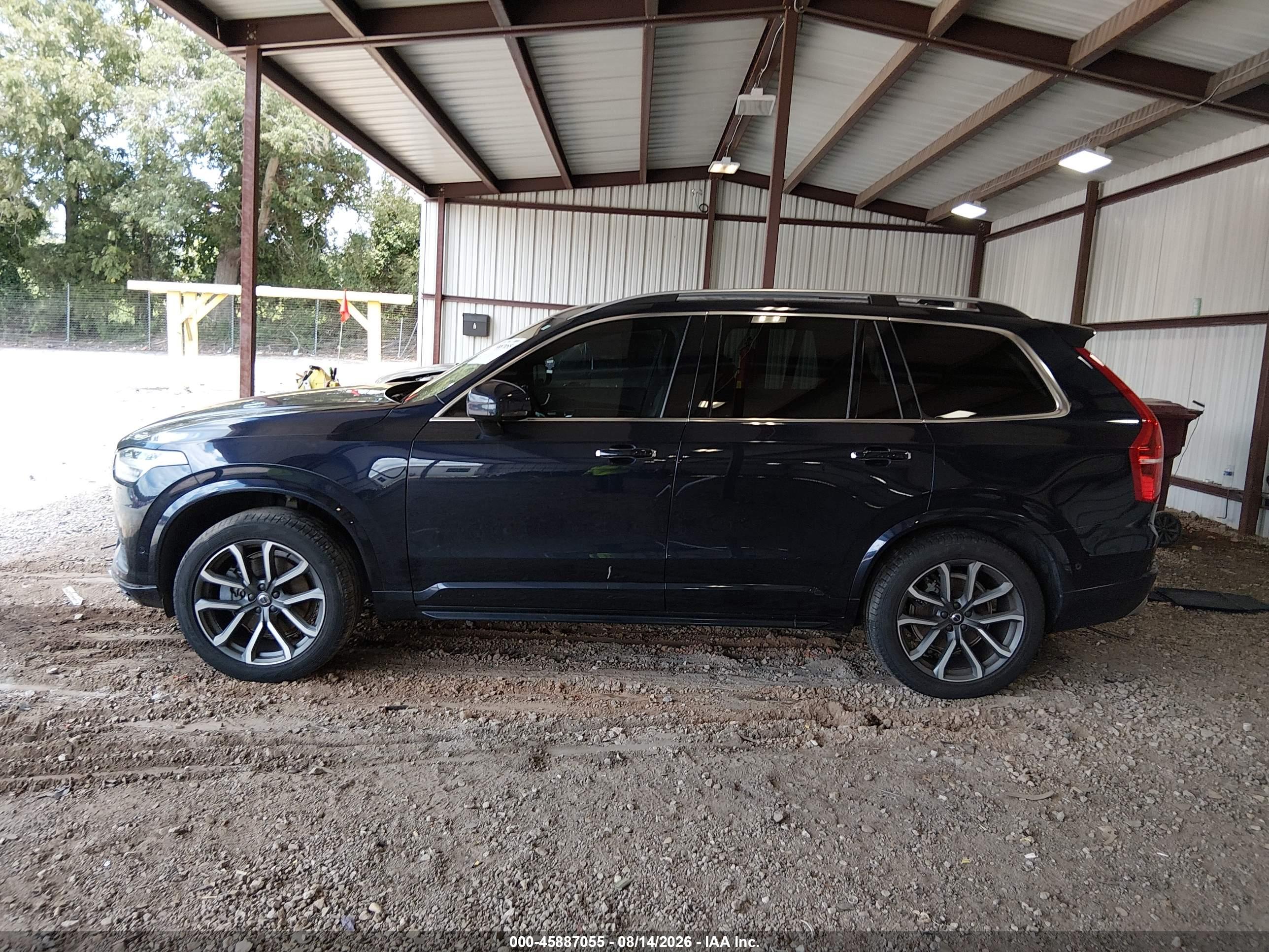 2017 VOLVO XC90 T6 MOMENTUM