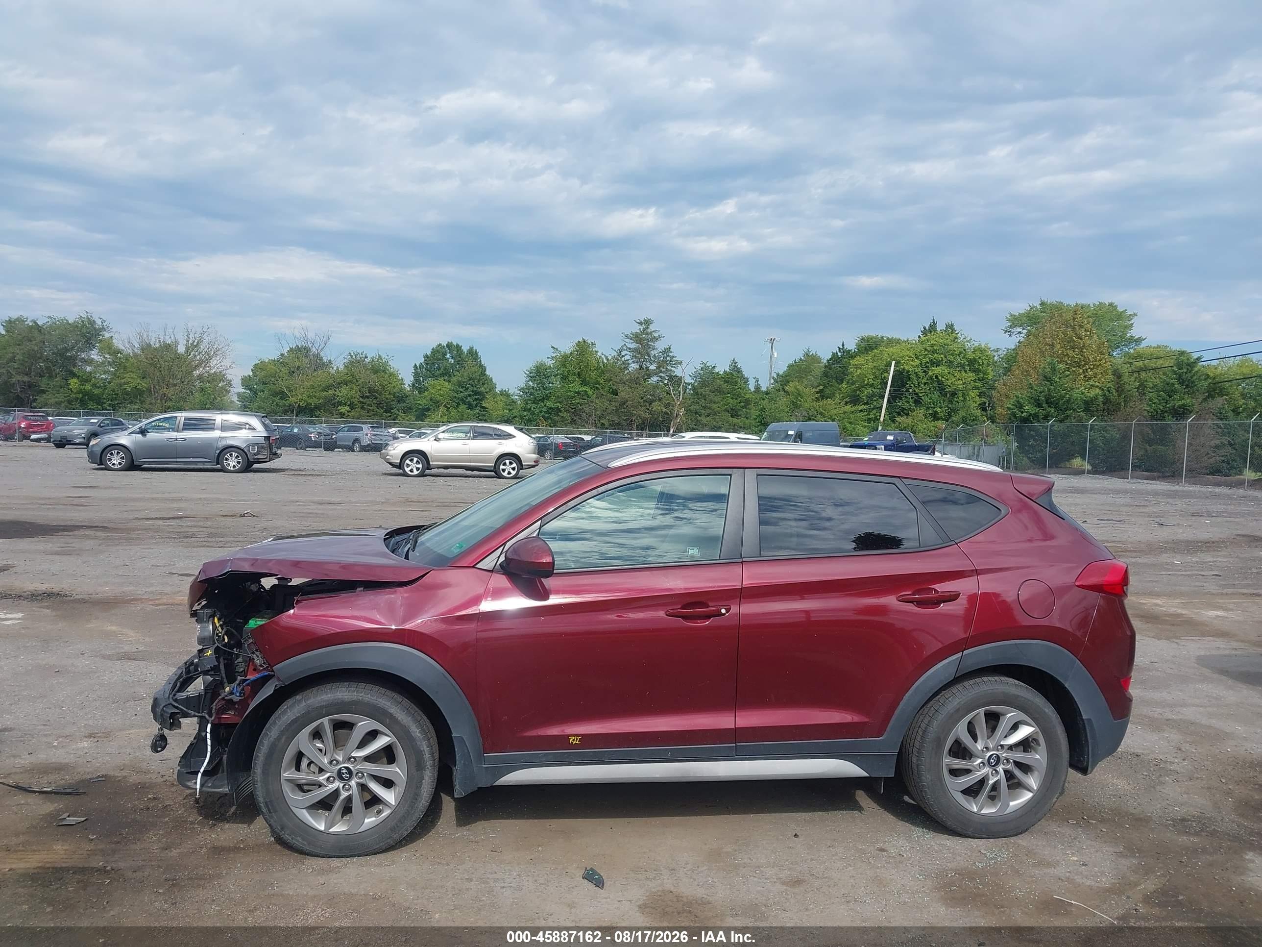 2017 HYUNDAI TUCSON SE