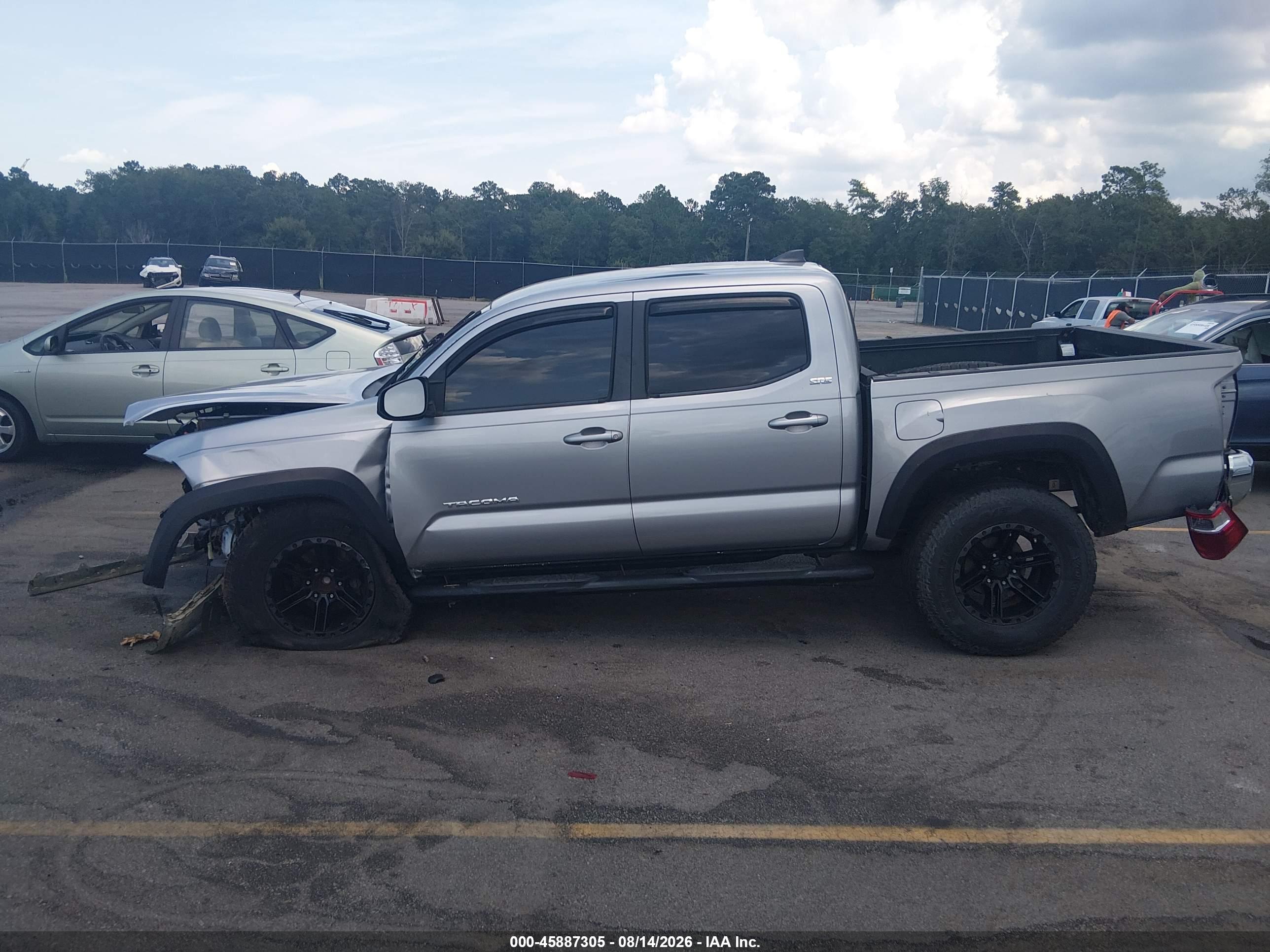 2017 TOYOTA TACOMA SR5 V6