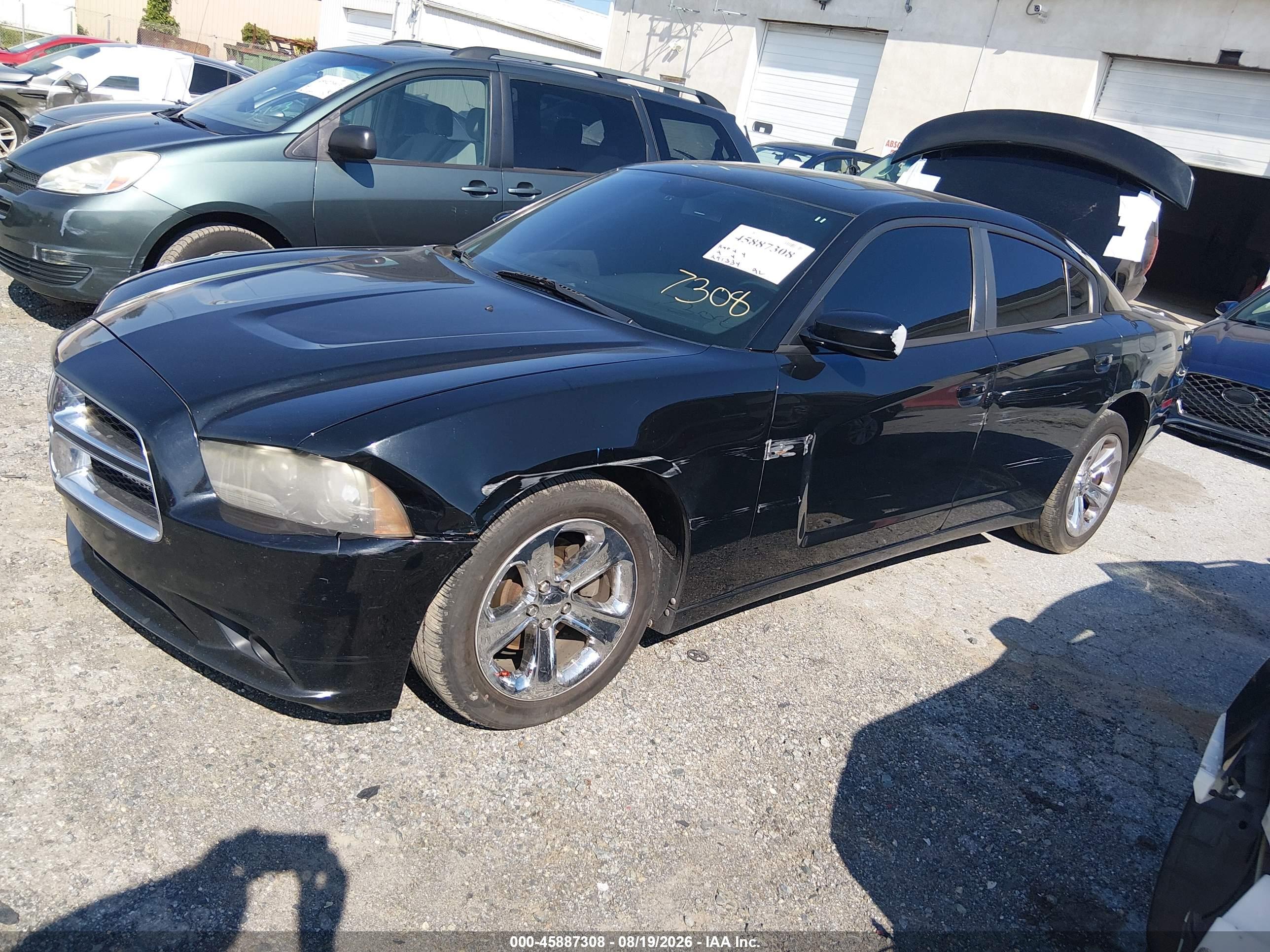 2013 DODGE CHARGER SXT — I2